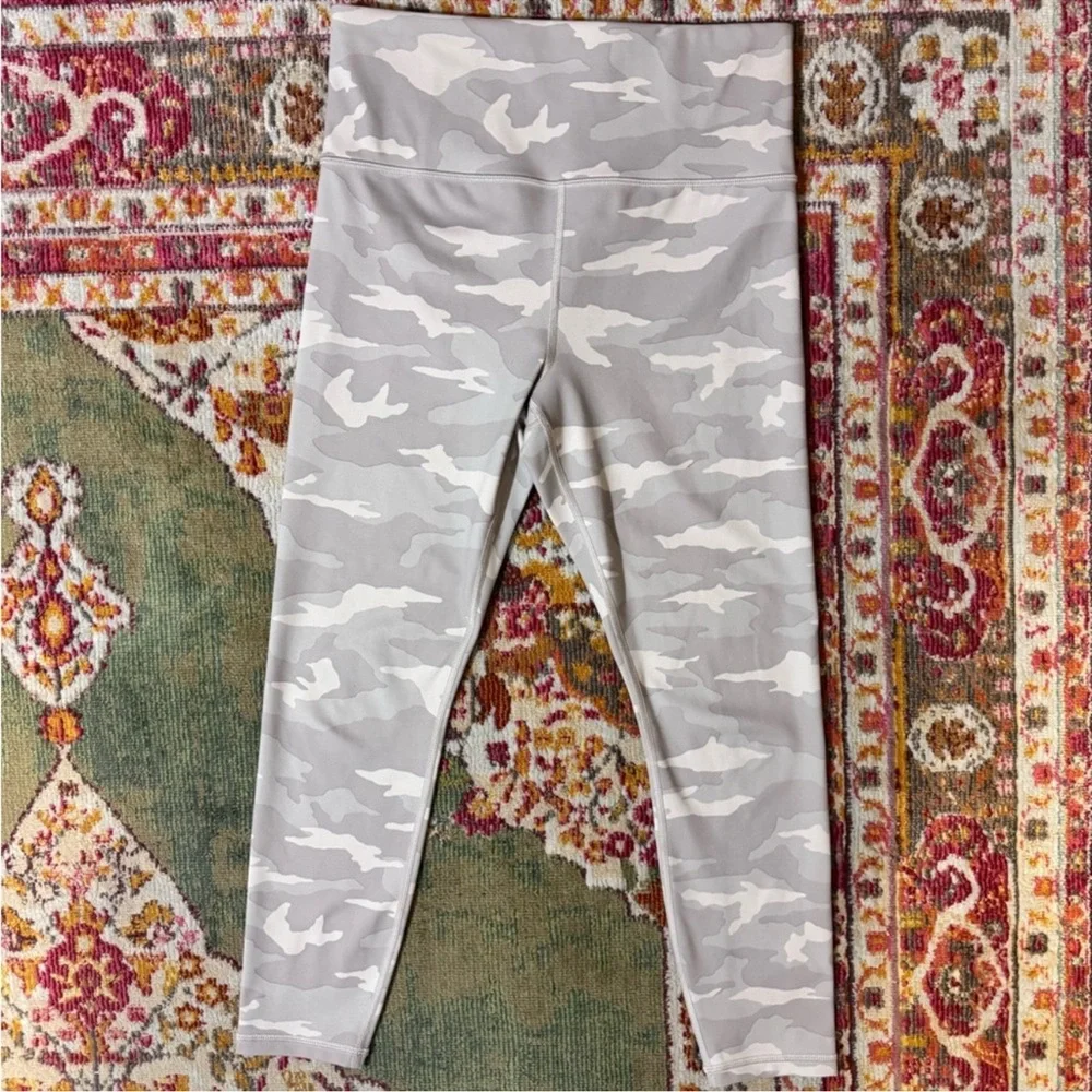 Activewear Workout Set Bundle - Grey Long Sleeve Top Cream Zip Up & Leggings - Picture 4 of 5